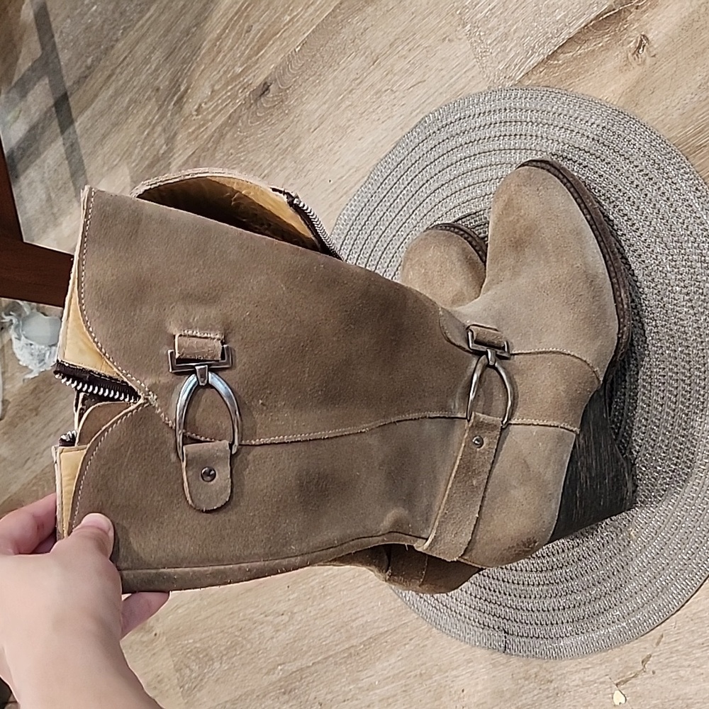 Bea|Stu tan suede boots 8